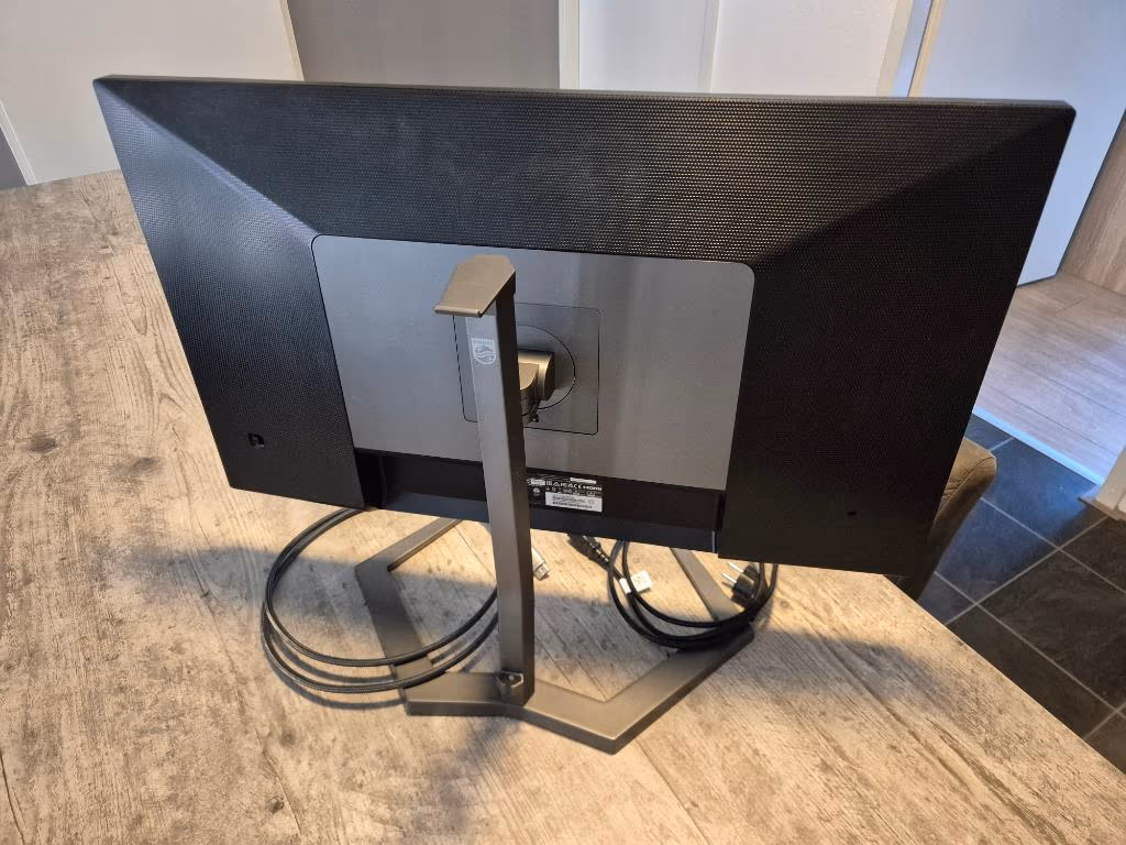 Philips 32M1N5800A-00 achterkant